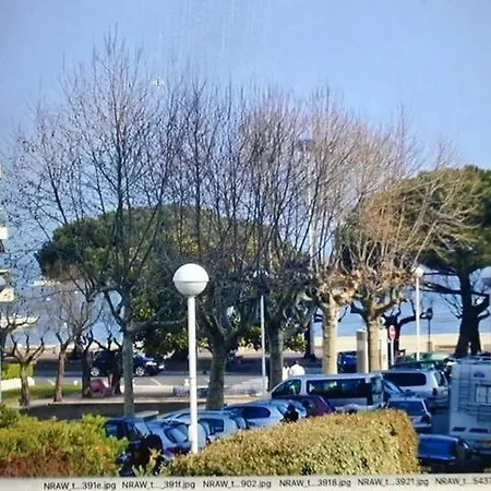 A 50m De La A Apartament *